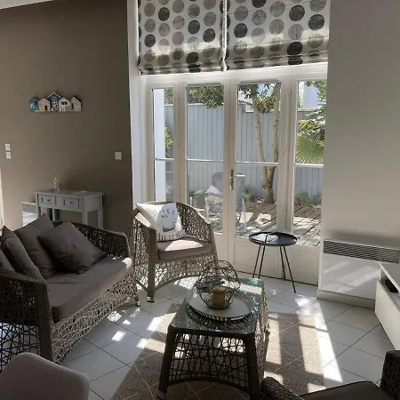 아파트 Charme Et Confort A St Martin De Re Avec Terrasse & Parking